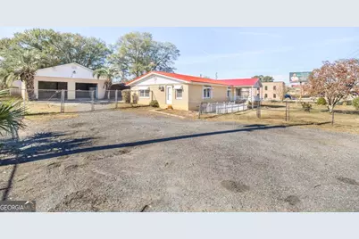100 Glenwood Avenue, Warner Robins, GA 31088 - Photo 1