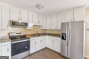 2302 Bartow St, Brunswick, GA 31520 - Photo 8