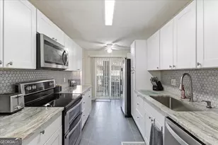 8740 Roswell Rd, Sandy Springs, GA 30350 - Photo 10