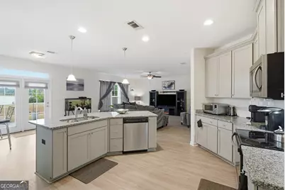 1067 Autumns Wood Circle E, Brunswick, GA 31525 - Photo 10