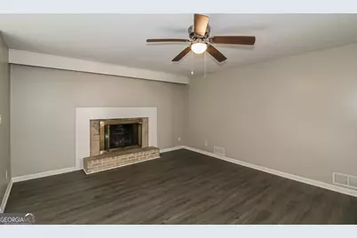 4527 Dorset Drive, Decatur, GA 30035 - Photo 4