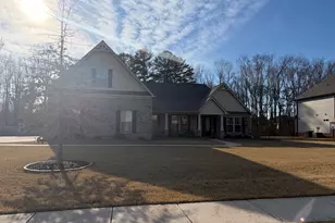 156 Elkins Blvd, Locust Grove, GA 30248 - Photo 2