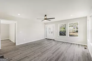 219 Lake Cir, Newnan, GA 30263 - Photo 6