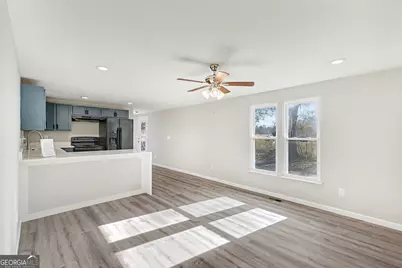 219 Lake Circle, Newnan, GA 30263 - Photo 10