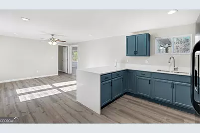 219 Lake Circle, Newnan, GA 30263 - Photo 8