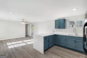 219 Lake Cir, Newnan, GA 30263 - Photo 8