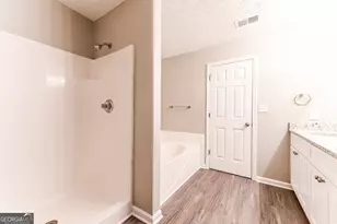 2520 Lake Royale Dr, Riverdale, GA 30296 - Photo 10