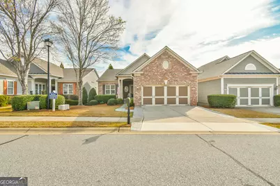 5921 Bellflower Way, Hoschton, GA 30548 - Photo 2