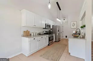 5803 Riverside Walk Dr, Sugar Hill, GA 30518 - Photo 4