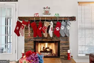 408 Strathmore Dr, Sharpsburg, GA 30277 - Photo 2