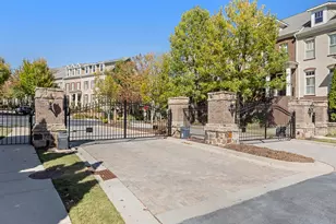 427 Alderwood St, Sandy Springs, GA 30328 - Photo 42