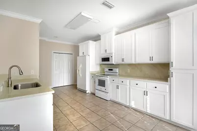 161 Huntington Circle, Brunswick, GA 31525 - Photo 2