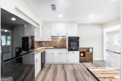 305 Broad Street, Hawkinsville, GA 31036 - Photo 10