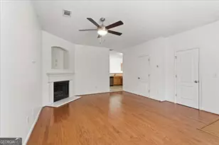 2818 Village Trc, East Point, GA 30344 - Photo 8