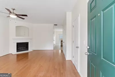 2818 Village Trc, East Point, GA 30344 - Photo 6