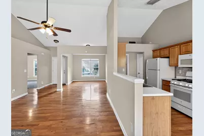 2396 Hillvale Circle, Lithonia, GA 30058 - Photo 18