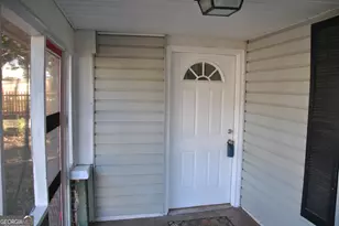 1384 Womack Ave, East Point, GA 30344 - Photo 6