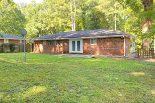 2764 Riggs Dr, East Point, GA 30344 - Photo 32