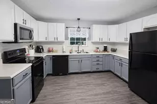 309 The Oval St, Statesboro, GA 30458 - Photo 2