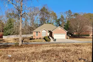 70 Golden Oaks Dr, Hartwell, GA 30643 - Photo 1