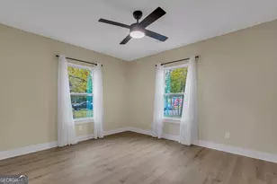 402 E 57th St, Savannah, GA 31405 - Photo 22