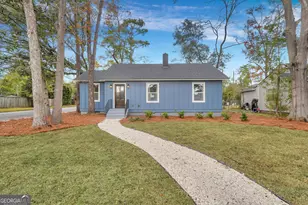 402 E 57th St, Savannah, GA 31405 - Photo 2