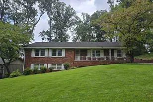 2110 La Vista Cir, Hapeville, GA 30354 - Photo 2