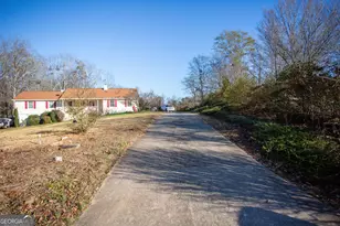 2810 Quillians Ct, Gainesville, GA 30506 - Photo 2