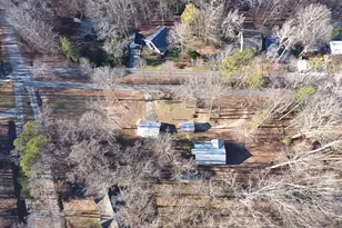 813 Normandy Trail, Lavonia, GA 30553 - Photo 22