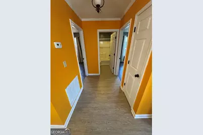 813 Normandy Trail, Lavonia, GA 30553 - Photo 16