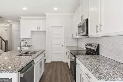 5647 Chickory Drive, Flowery Branch, GA 30542 - Photo 8