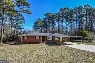 35 N Robinson Dr, Carrollton, GA 30117 - Photo 1