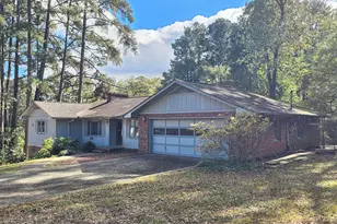 96 Glencrest Dr, Toccoa, GA 30577 - Photo 2