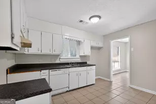 80 Triple Crown Ln, Ellenwood, GA 30294 - Photo 8