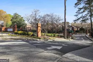 27207 Plantation Dr NE, Atlanta, GA 30324 - Photo 32