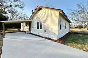 306 S Tillman St, Glennville, GA 30427 - Photo 2