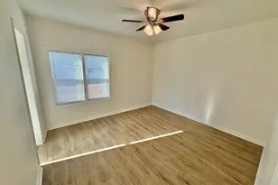 306 S Tillman St, Glennville, GA 30427 - Photo 8