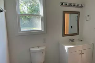 306 S Tillman St, Glennville, GA 30427 - Photo 8