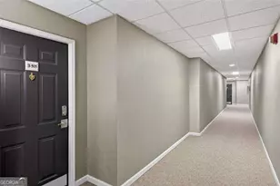 1074 Peachtree Walk NE, Atlanta, GA 30309 - Photo 2
