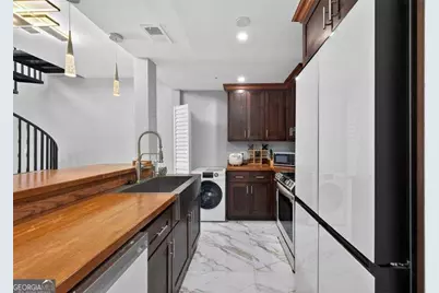 1074 Peachtree Walk NE #B505, Atlanta, GA 30309 - Photo 10