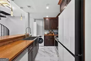 1074 Peachtree Walk NE, Atlanta, GA 30309 - Photo 10