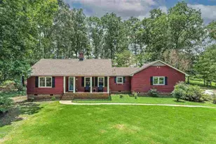 364 Ridgewood Dr, Hartwell, GA 30643 - Photo 1