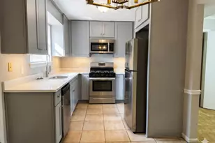 411 Fawnbrook Cir, Griffin, GA 30223 - Photo 4