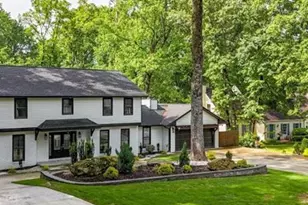 3270 Brookview Dr, Marietta, GA 30068 - Photo 2