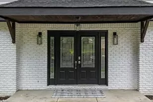 3270 Brookview Dr, Marietta, GA 30068 - Photo 4