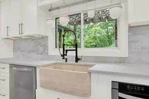 3270 Brookview Dr, Marietta, GA 30068 - Photo 18