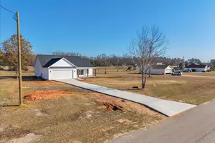 1562 Lexington Dr, Dublin, GA 31021 - Photo 4