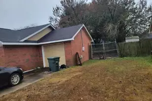 913 Churchfield Dr, Hinesville, GA 31313 - Photo 2