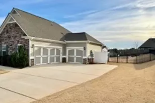 2216 Blackberry Ct, Monroe, GA 30656 - Photo 2