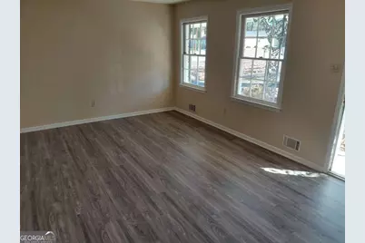 545 Oak Valley Drive, Riverdale, GA 30274 - Photo 8